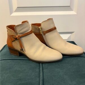 PIKOLINOS Ivory and Brown Ankle Booties